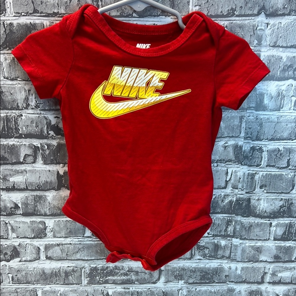 Nike onesie‎